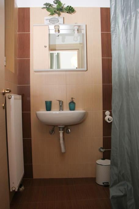 קלמאטה Comfy City Hideaway מראה חיצוני תמונה